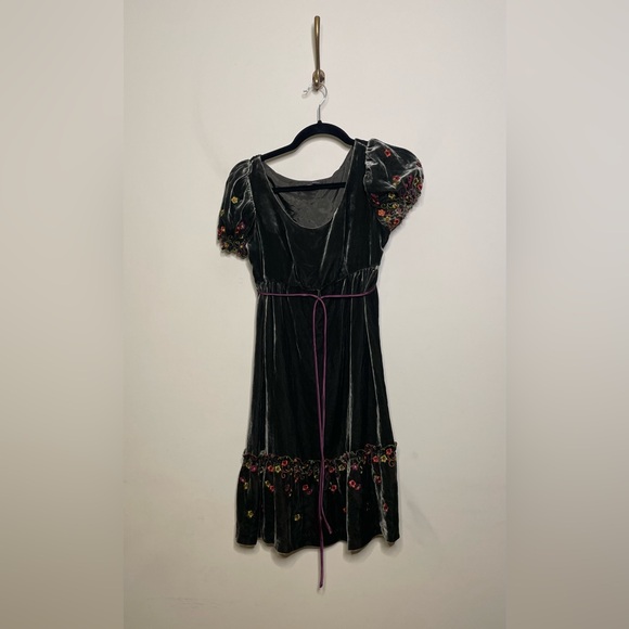 Vintage Betsey Johnson New York Velvet Dress in Dark Green Floral  Embroidered